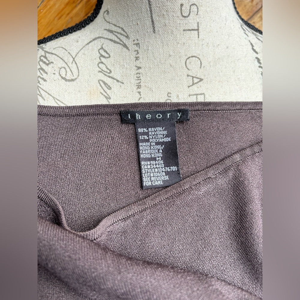 THEORY Dark Chocolate One Shoulder Tank Top
Size 6
Like New / Never Worn - Picture 9 of 9